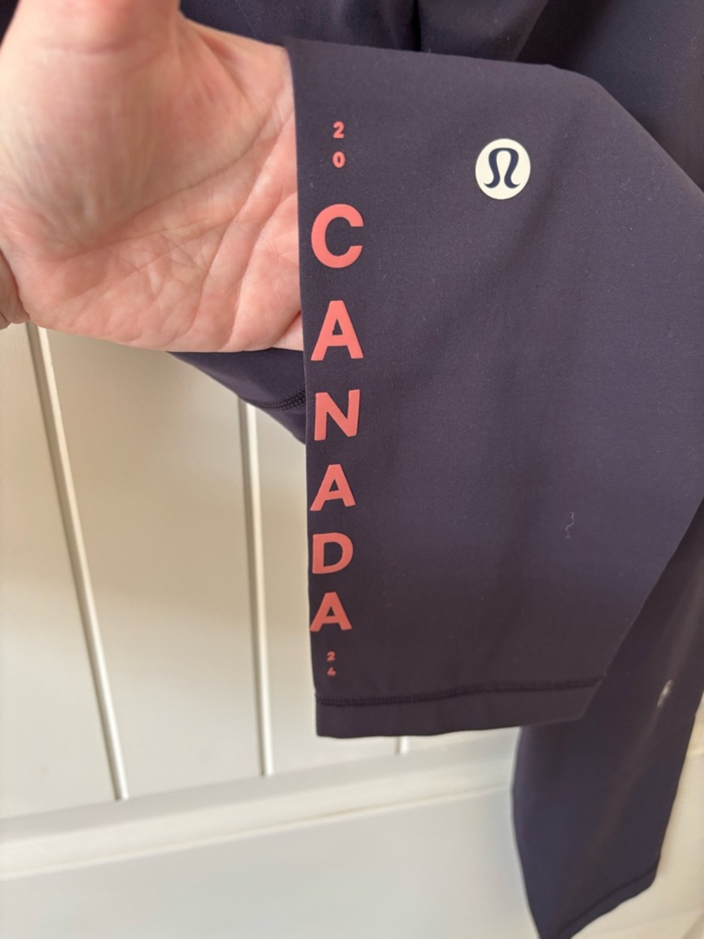 lululemon Team Canada Aligns High-Rise Dark Purple Leggings Size 8 NWOT
